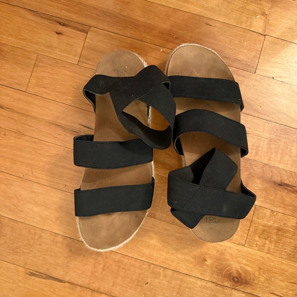 Time and Tru Black and Brown Sandals Modern Slip-On Design